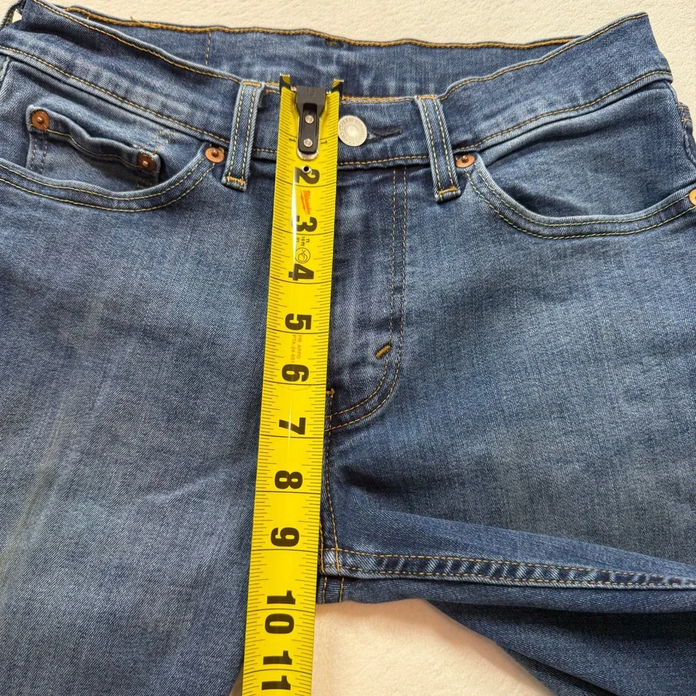 Levis slip into
